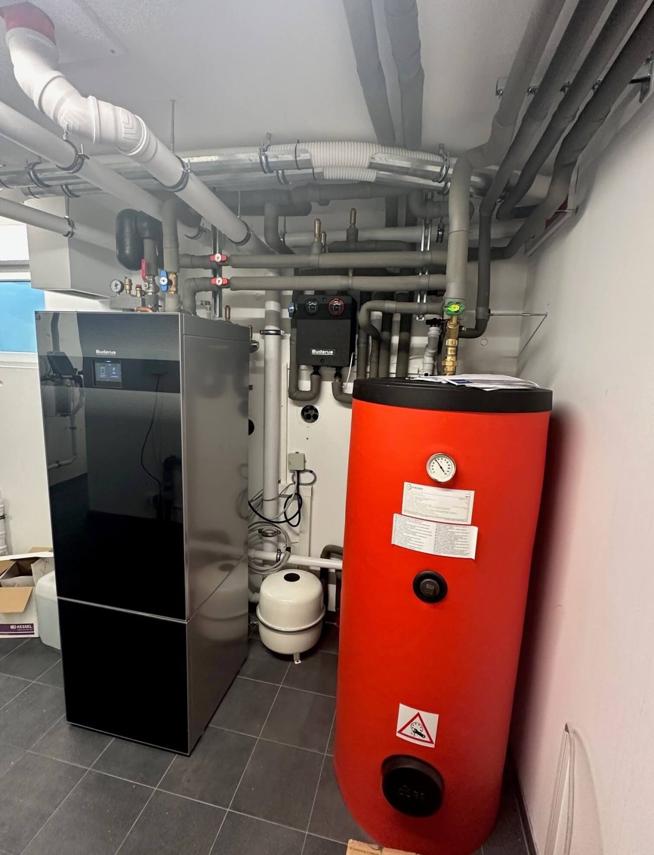 Heizungsbau einer Grundwasser Wärmepumpe in einem Neubau im Raum Oberhaching