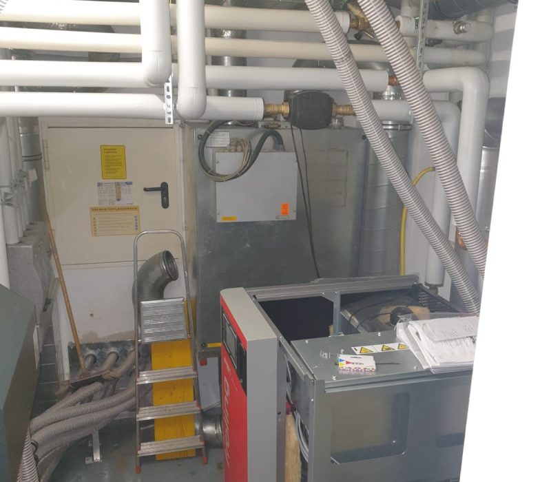 Installation-Fröling-PE1-Pelletheizung-in-München-Sendling-03