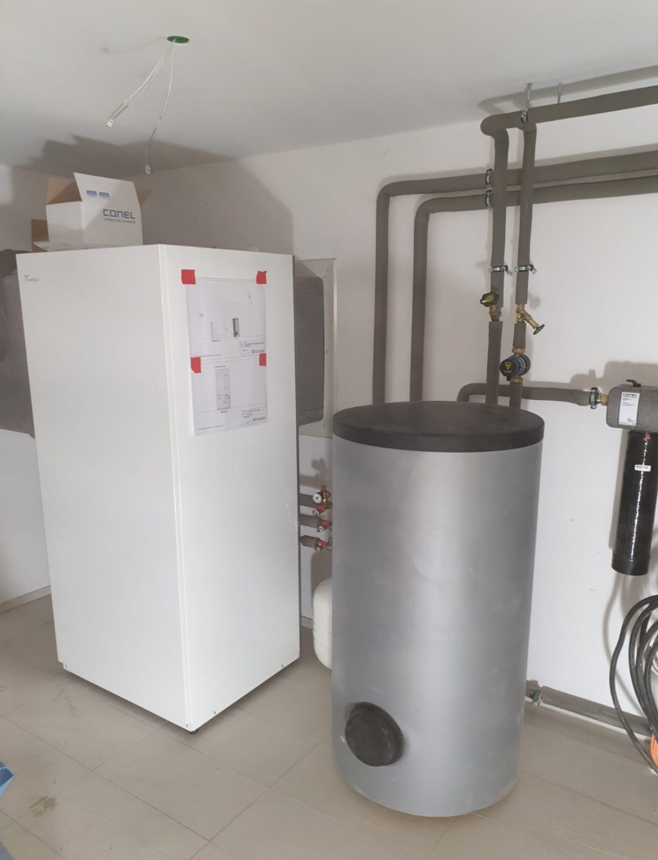 Montage einer Luft Wasser Wärmepumpe in einem Neubau in München Pasing-02